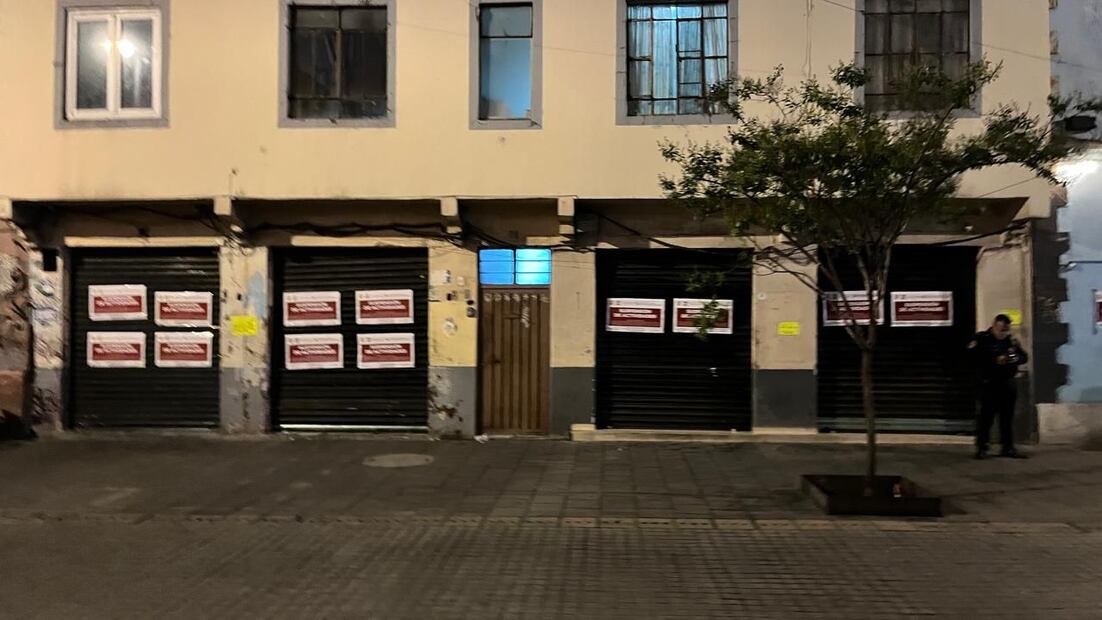 La dependencia explicó que los sellos habían sido colocados en los bares de Regina 31-A y 1er callejón Mesones 7, en el Centro Histórico por exceder el ruido permitido, por lo que este viernes, atendió el reporte y acudió a reponerlos.  (Foto: especial)