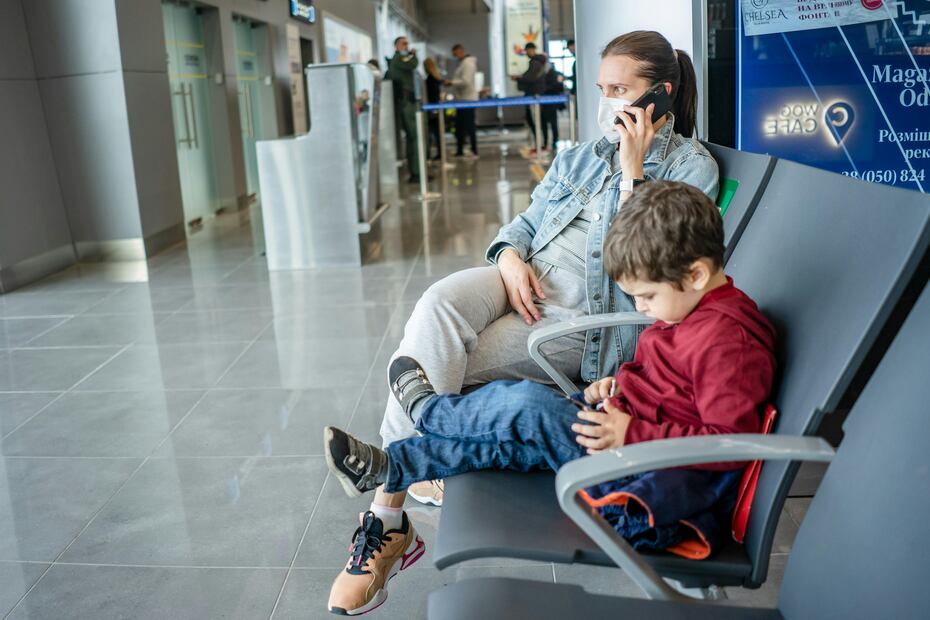 Evita contratiempos con el Formato SAM para menores de edad en vuelos internacionales. Foto: Pexels / Alex P