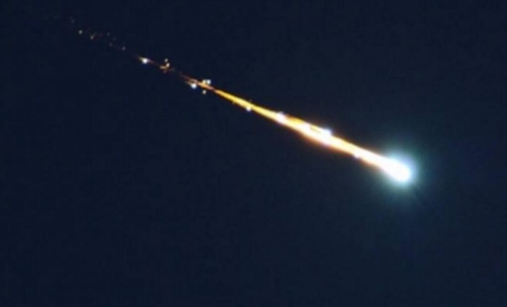 Captan en video la caída de un brillante meteoro en Japón 