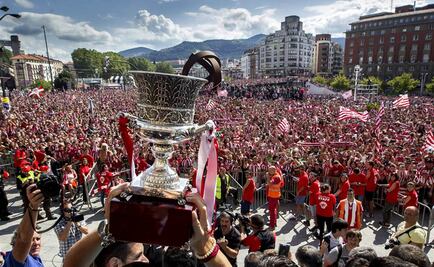 Aficionados del Athletic homenajean a equipo