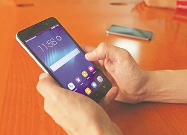 AMLO acusa a Telmex de campaña contra padrón de usuarios de telefonía
