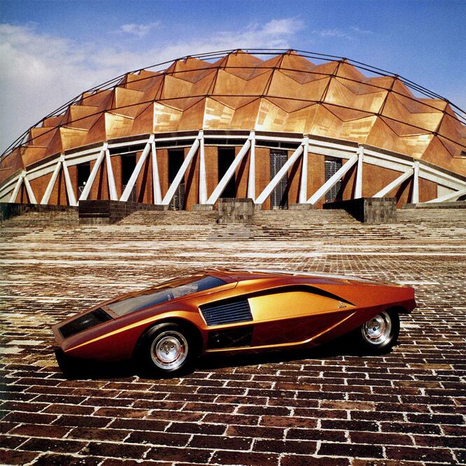 El auto concepto presenta un diseño trapezoidal y afilado.