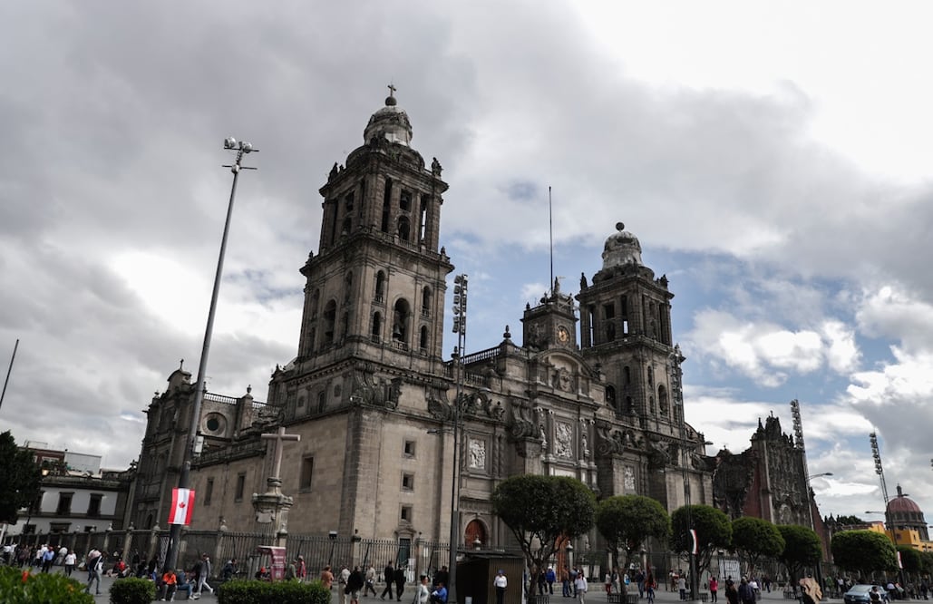 ¡Habemus papam!; repican las campanas de la Catedral Metropolitana para dar a conocer que la Iglesia catolica ya tiene un nuevo líder. Foto: EL UNIVERSAL