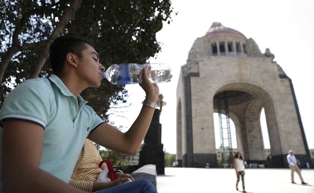El objetivo es disminuir los riesgos de deshidratación y enfermedades producidas por exposición excesiva al calor. Foto: Archivo / EL UNIVERSAL