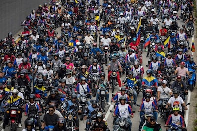 Chavistas juran defender a Venezuela de las "amenazas" de EU; motociclistas recorren calles de Caracas