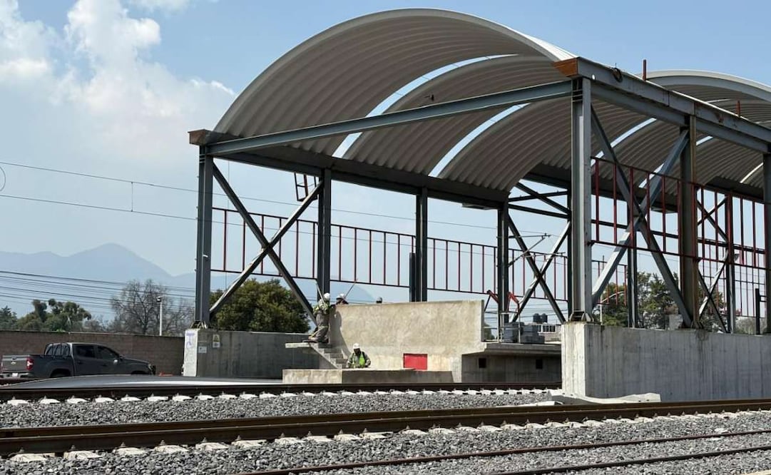 Vecinos de Tultepec liberaron el viaducto elevado 2 y la estación Teyahualco del Tren Suburbano. Foto: Arturo Contreras.