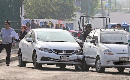 Aseguradoras y autoridades preparan protocolos de reacciones ante montachoques; buscan resguardar a conductores como ajustadores