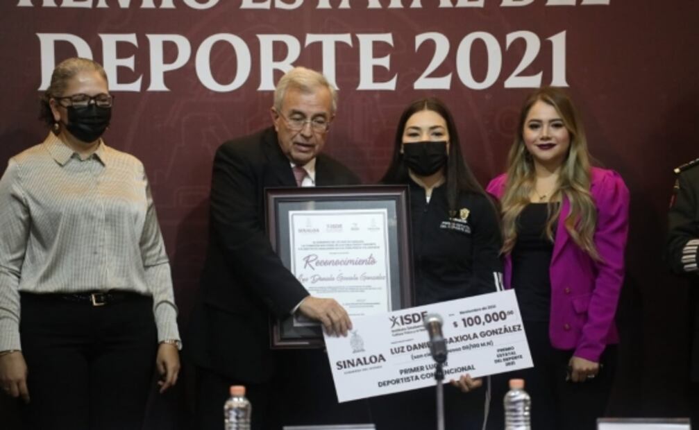 Gobierno de Sinaloa entrega premios a deportistas de excelencia