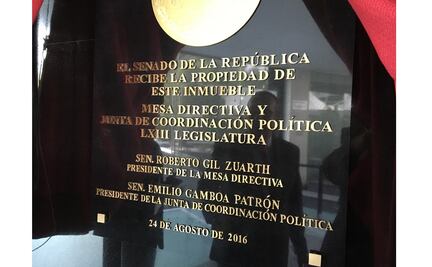 Pasa nueva sede a dominio del Senado; firman escrituras