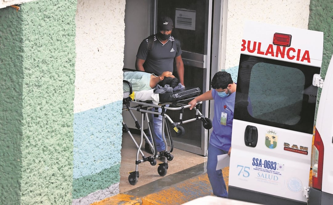 Las y los adolescentes de tres escuelas secundarias han presentado síntomas como desmayos, dolor de cabeza, náuseas y arritmia cardíaca.