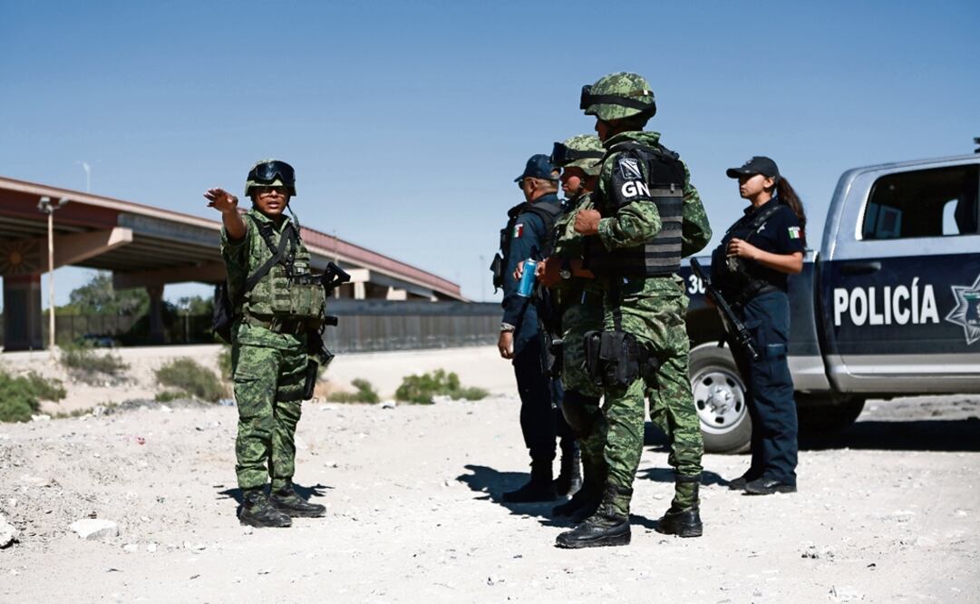 Luis Cresencio Sandoval, the head of the Army, said soldiers were needed to back up migration officials in containment operations - Photo: Christian Torres/EL UNIVERSAL