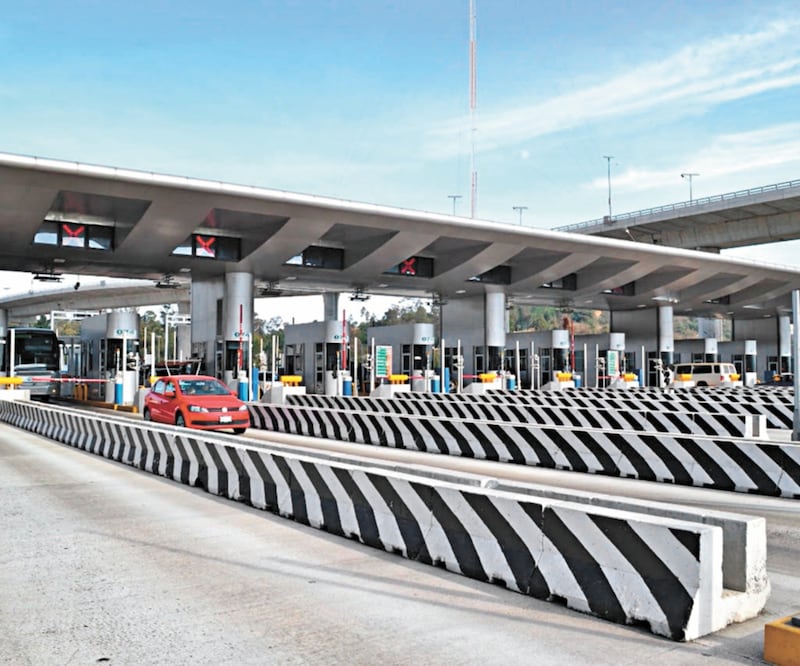 La mayor parte de las casetas de cobro están en carreteras y puentes de cuota a cargo de Capufe. ARCHIVO EL UNIVERSAL