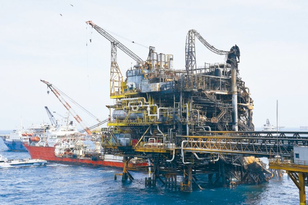 Moody ’s advirtió que los recientes ajustes en Pemex se van a reflejar en una baja de la producción petrolera (ARCHIVO EL UNIVERSAL)