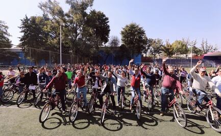 Alcaldía Miguel Hidalgo entrega 800 bicicletas a graduados de la Bici-escuela