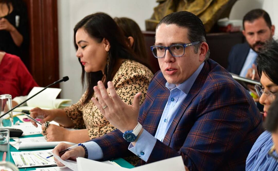 Ante las comisiones unidas del Congreso de la Ciudad de México (CDMX), el Alcalde de Benito Juárez, Luis Mendoza, propuso que las alcaldías recuperen la revisión de los programas de Protección Civil. Foto: Omar Díaz / El Universal