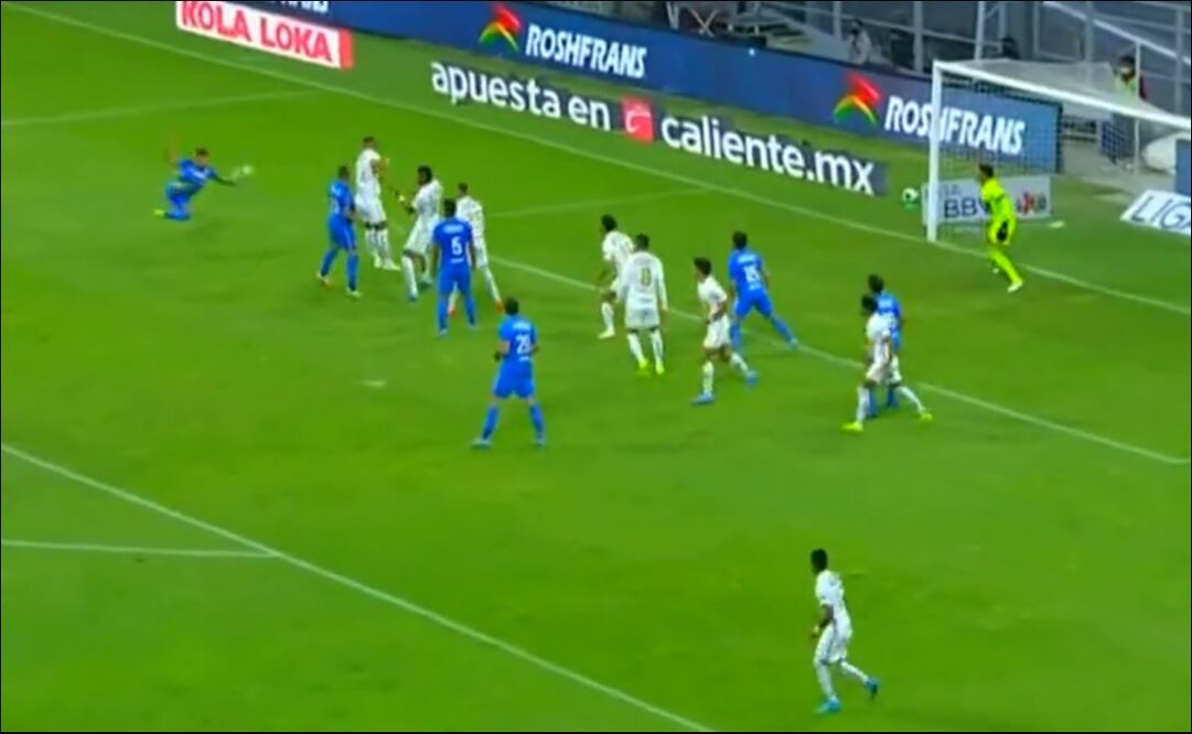 JUAN ESCOBAR MARCÓ EL GOL DEL TRIUNFO PARA CRUZ AZUL EN EL ESTADIO AZTECA - FOTO: ESPECIAL