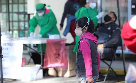 Jóvenes responden a módulos de pruebas Covid-19 en la UAEMéx