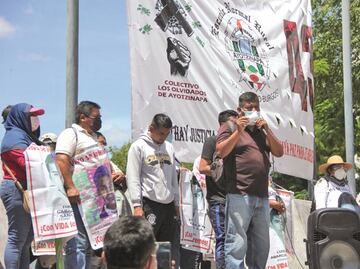 No hay voluntad para investigar a militares por caso Ayotzinapa: abogado