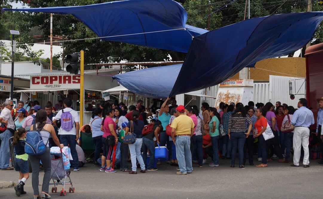 Maestros pararon labores en algunas escuelas de Oaxaca. /Edwin Hernández - EL UNIVERSAL