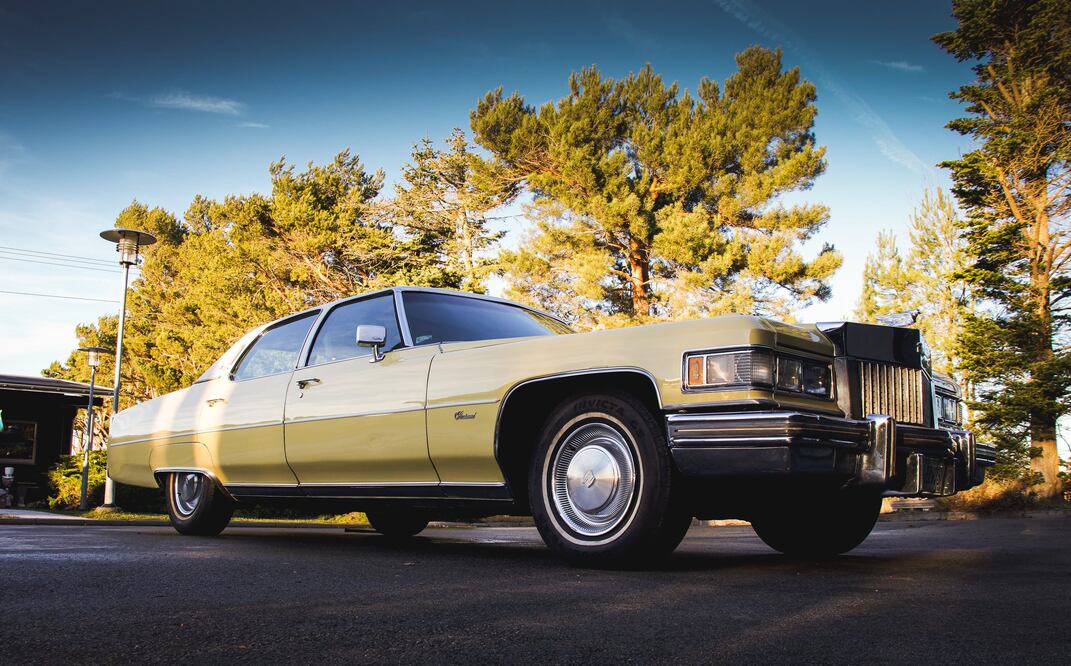 A subasta Cadillac de Elvis Presley con su firma