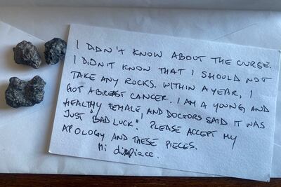 ¿Maldición? Mujer devuelve piedras robadas de Pompeya, está enferma de cáncer