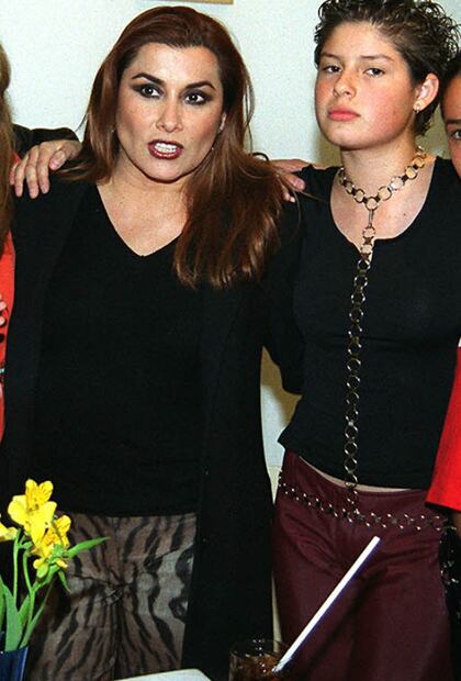 Dulce y su única hija, Romina Mircoli, en un evento social de 2002.
Foto: EL UNIVERSAL, archivo