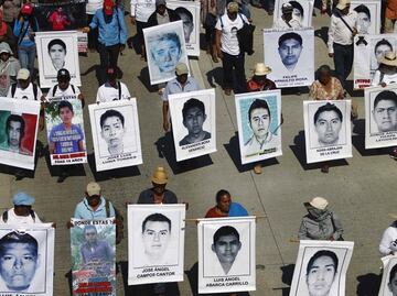 Ayotzinapa: Video shows federal authorities torturing suspect