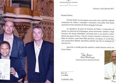 Papa felicita a pareja gay de Brasil por bautizar a sus hijos