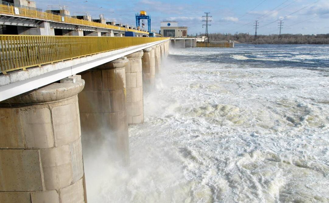Imagen de archivo de la presa de Kajovka que fue dañada este martes. Foto: Wikimedia Commons
