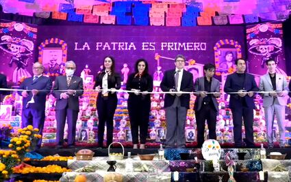 Inaugura Monreal exposición y ofrenda de Día de Muertos en el Senado