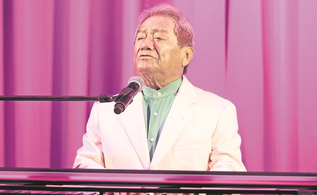 El compositor recibió Premio Grand Maestro, por parte de la SACM. (CARLOS MEJÍA. EL UNIVERSAL)