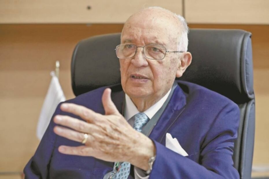 PRI espió tardeadas y viajes a Cuba de Alejandro Encinas