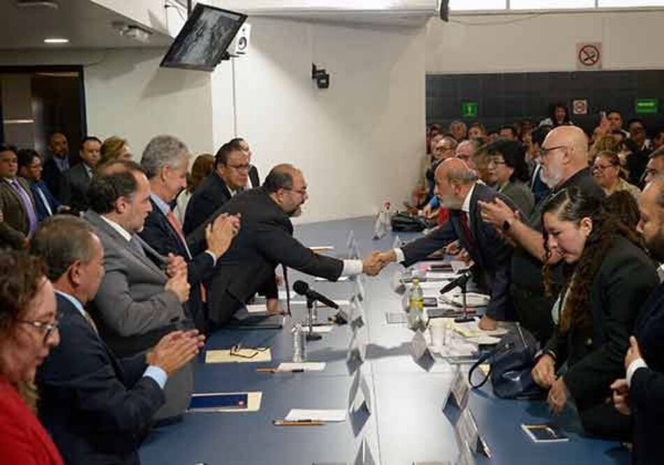 Reunión de autoridades de la UNAM con el sindicato de la universidad. Foto: especial