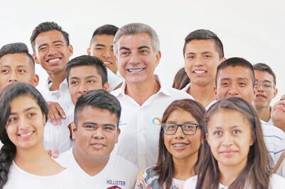 Inicia en Puebla bachillerato militarizado con 120 estudiantes