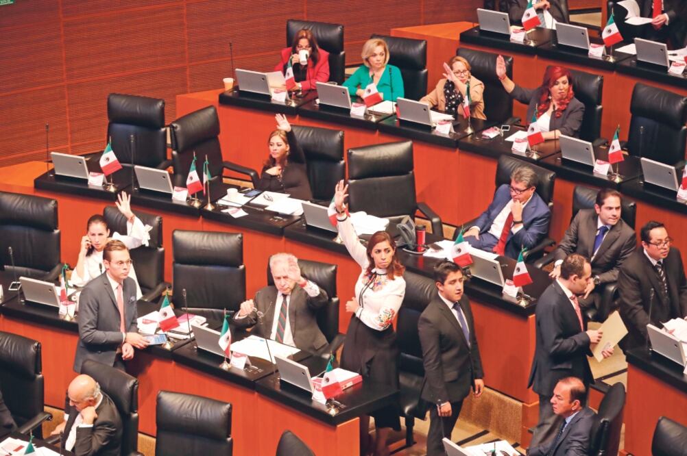 Acuerdo. Además, el Senado respetará el ingreso de los empleados de confianza y los de carrera de la Cámara Alta. Foto: ARCHIVO EL UNIVERSAL