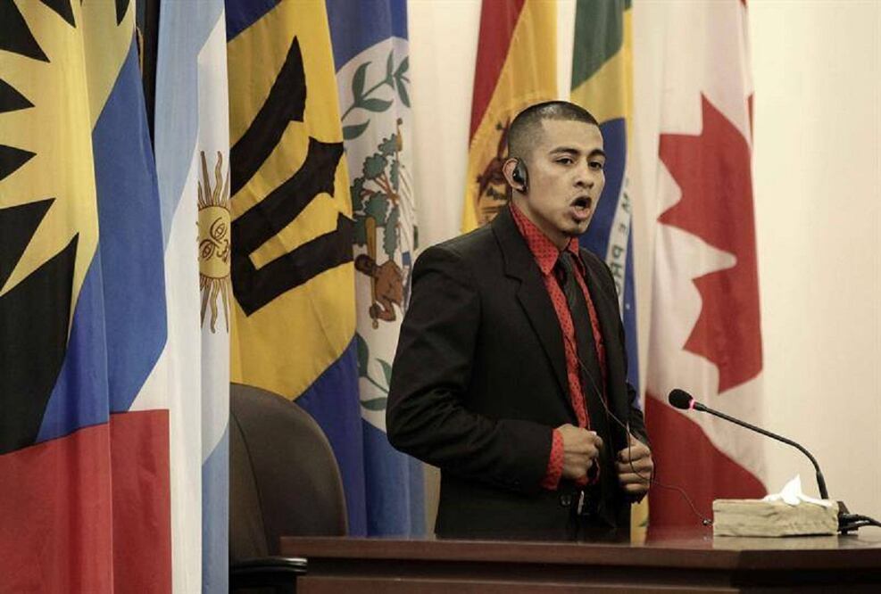 El guatemalteco Osmín Tobar Ramírez, nacido en Guatemala y rebautizado en EU como el estadounidense Ricardo Borz por su familia adoptiva, compareció en mayo de 2017 ante la Corte Interamericana de Derechos Humanos. Foto: EFE