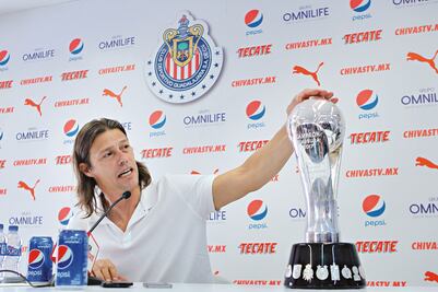 Almeyda baja al Avión del Rebaño