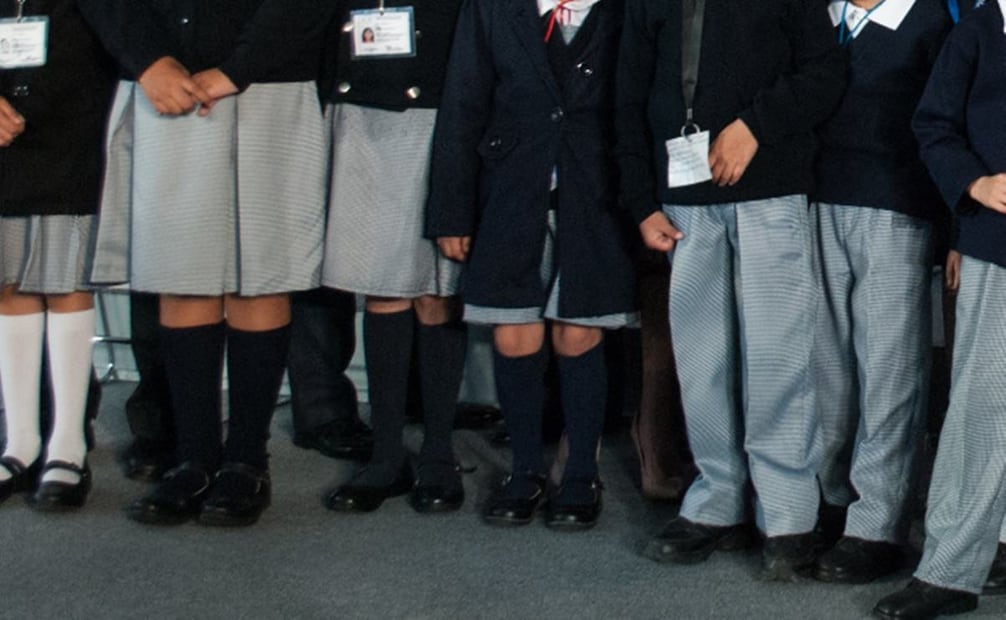 Desde Congreso de Oaxaca buscan que por ley alumnas puedan elegir entre falda o pantalón para uniforme escolar. Foto: Archivo