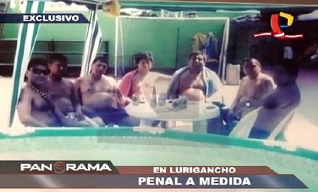 En algunas de las imágenes se puede incluso observar a un grupo de presos en una piscina Foto: Captura de video de Panamericana TV difundida por El Comercio - Perú / GDA