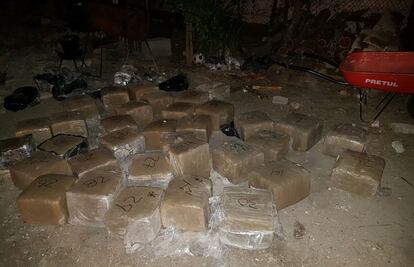 Decomisan droga oculta en bloques de cemento en Coahuila