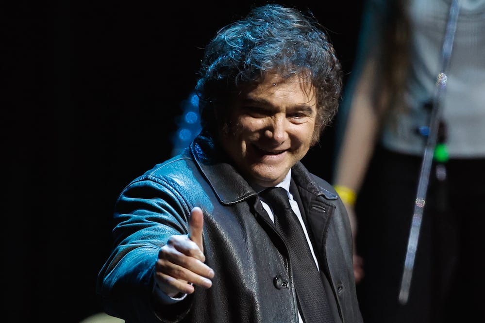 Milei también reconoció los esfuerzos de su Gobierno para "revertir cien años de historia" abanderados por el "justicialismo" y las ideas "peronistas". Foto: EFE/Archivo