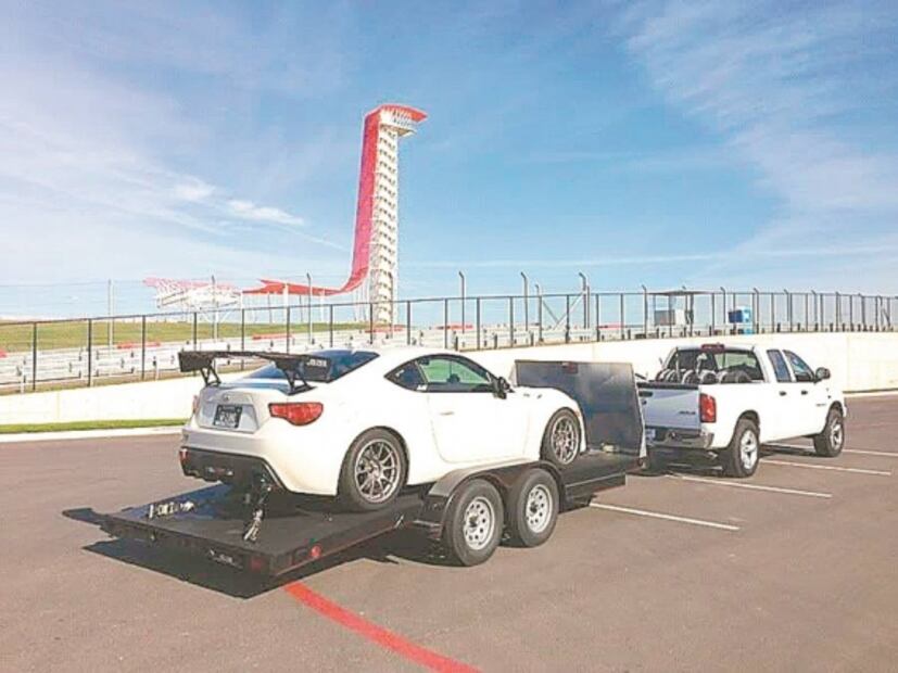 Hijo de senador “Napito” presume 31 vehículos