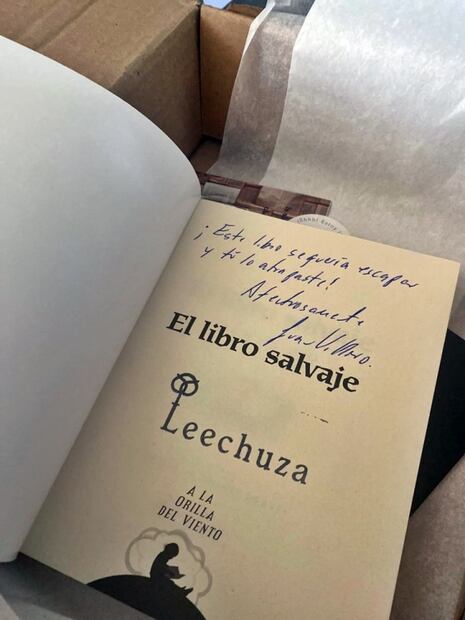 Bibliófilos cazadores de libros firmados por sus autores