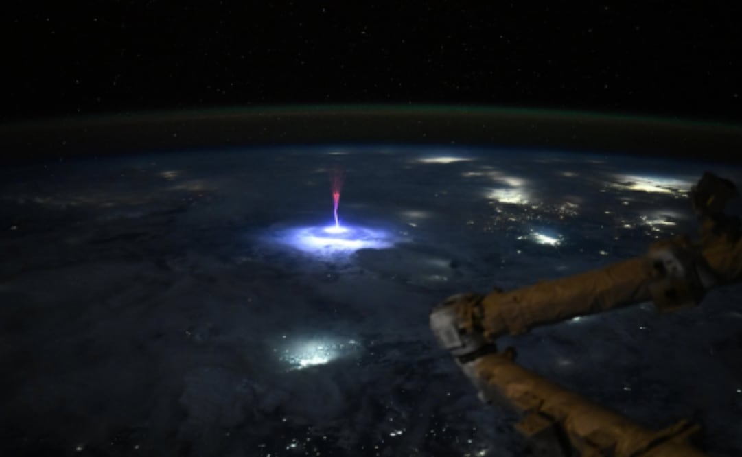 Astronauta capturó imagen de un raro fenómeno sobre México y EU: un chorro gigante. Foto: Instagram