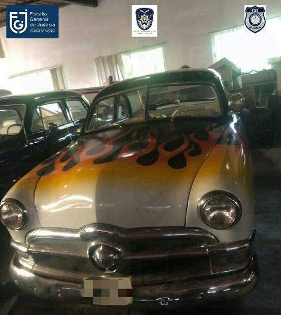 Catean domicilio de Raymundo Collins en Tequesquitengo; aseguran 41 autos clásicos