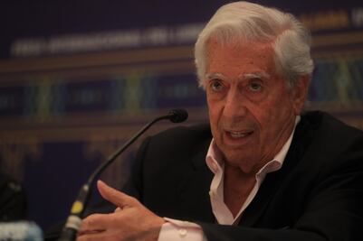 Mario Vargas Llosa, positivo a Covid-19