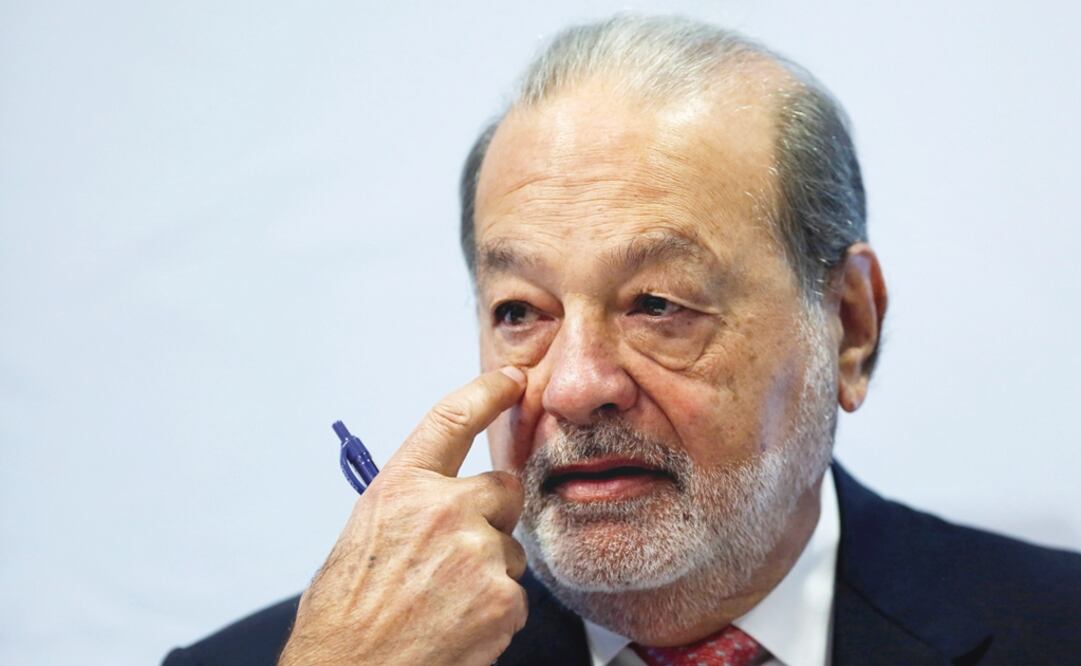 The leftist López Obrador took office in December and has canceled a partly-built $13 billion new Mexico City airport in which Slim and his family had major interests - Photo: Carlos Jasso/EL UNIVERSAL