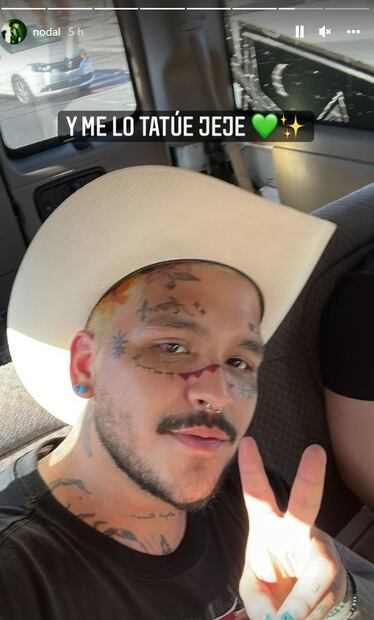 Este es el significado del nuevo tatuaje que Christian Nodal se hizo en el rostro