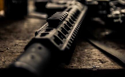 Arrestan en Texas a estudiante con un rifle AK-47 que iba a una secundaria a un día de masacre en primaria