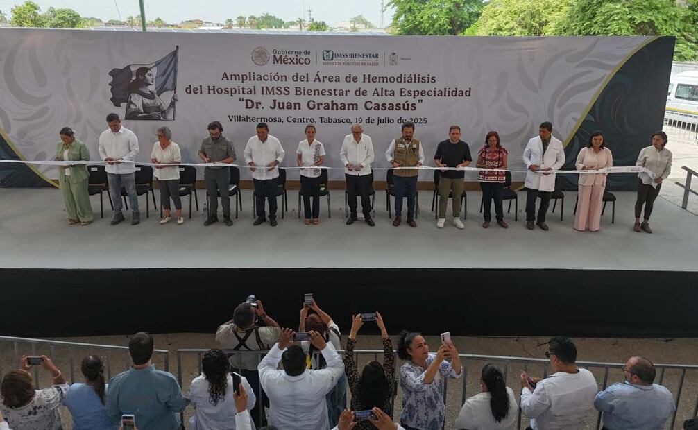 Claudia Sheinbaum garantiza apoyo a Tabasco, a gobernador y afirma "soy tabasqueña". Foto: Presidencia